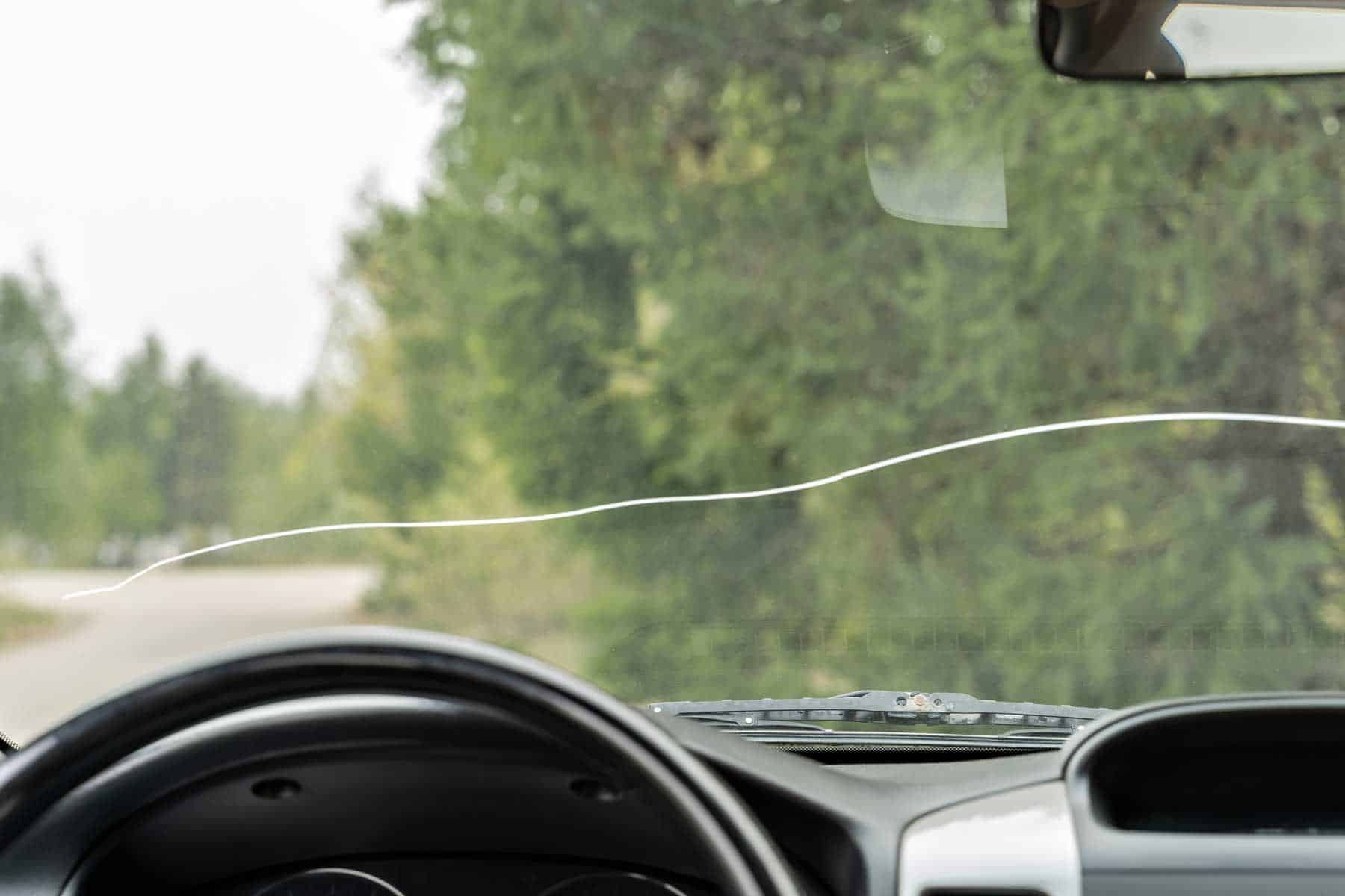 Read more about the article Cracked windshield replacement shouldn’t be postponed