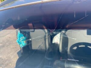 windshield glass repair vs. replacement